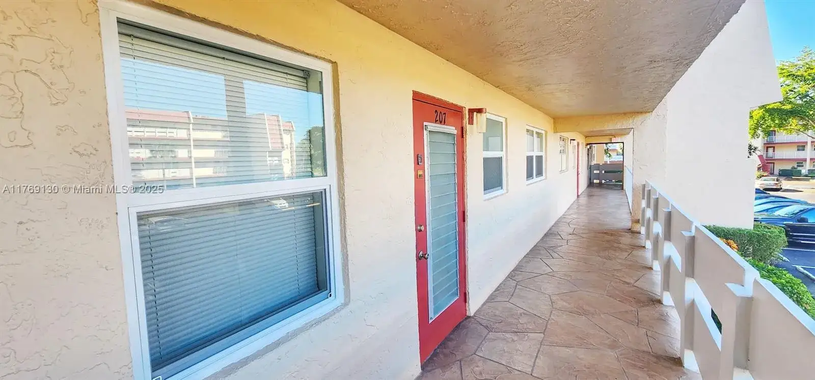 2 bedroom 2 bath Residential for sale at 1015 Country Club Dr # 207, Margate FL 33063