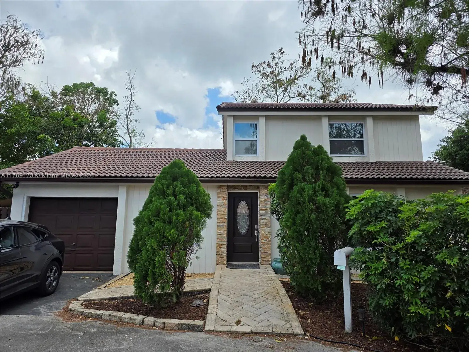 4 bedroom 2 bath Residential for sale at 9047 NW 13th Ct, Coral Springs FL 33071