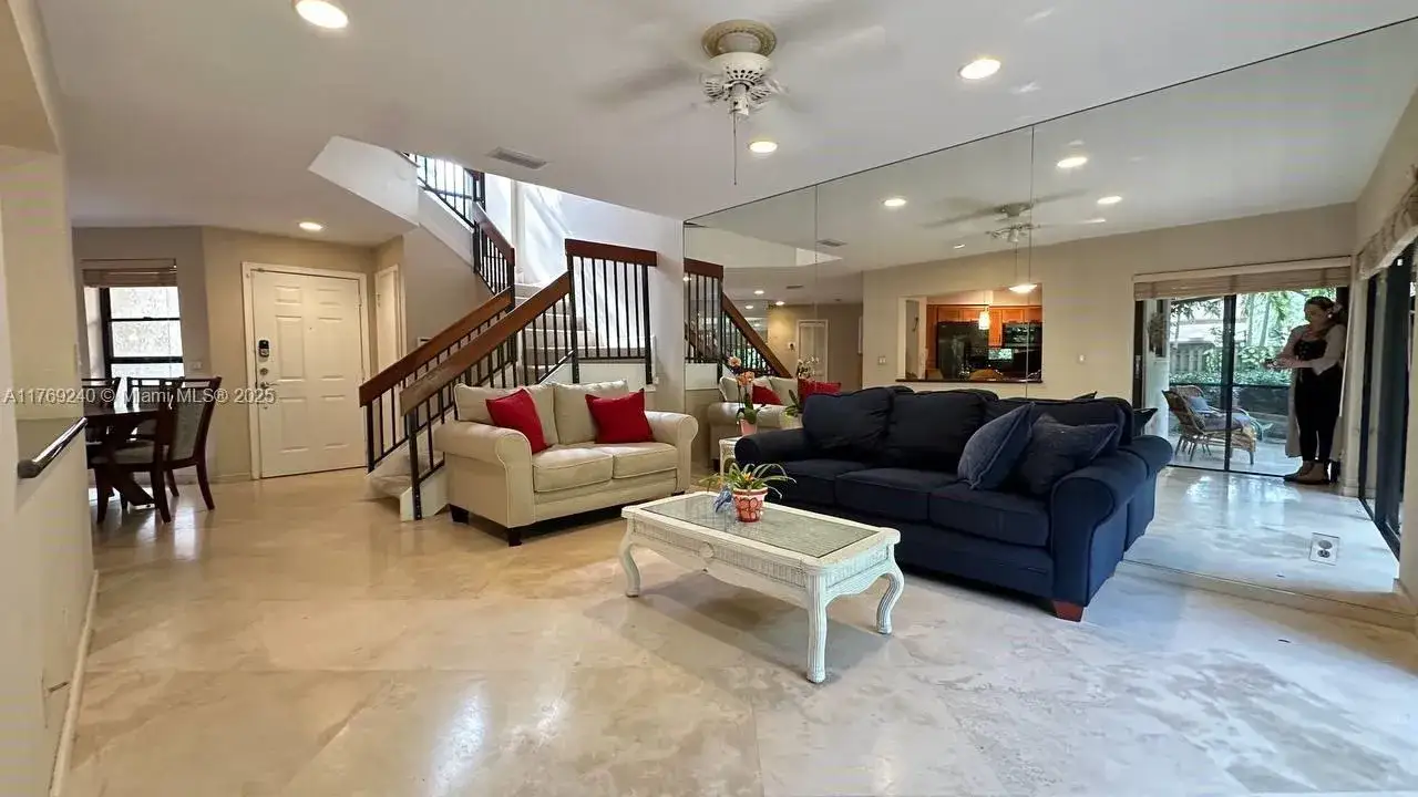 4 bedroom 2 bath Residential Lease for rent at 3308 Old Oak Ln # 1003, Hollywood FL 33021