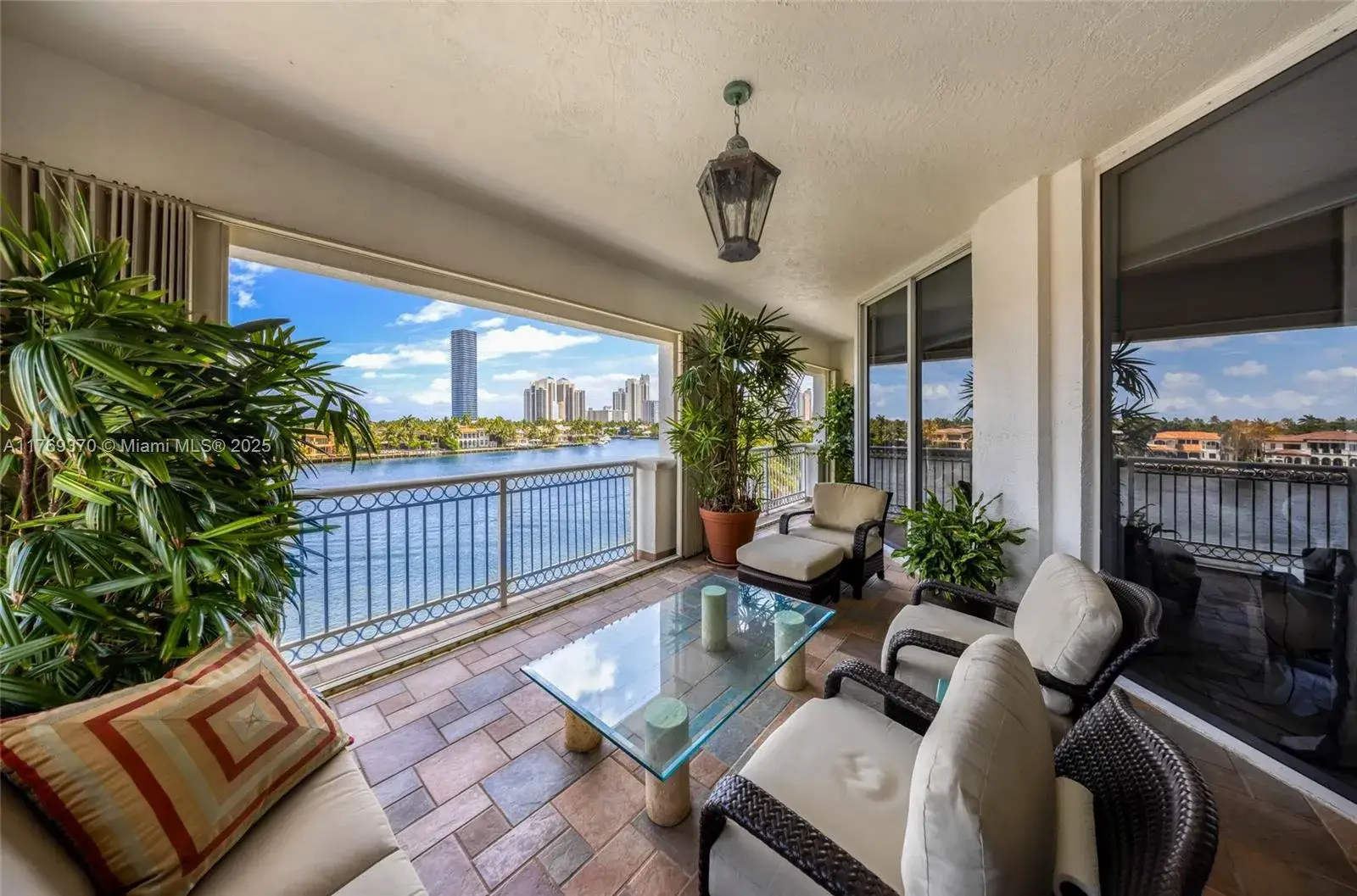 3 bedroom 4 bath Residential Lease for rent at 19925 NE 39th Pl # 402, Aventura FL 33180