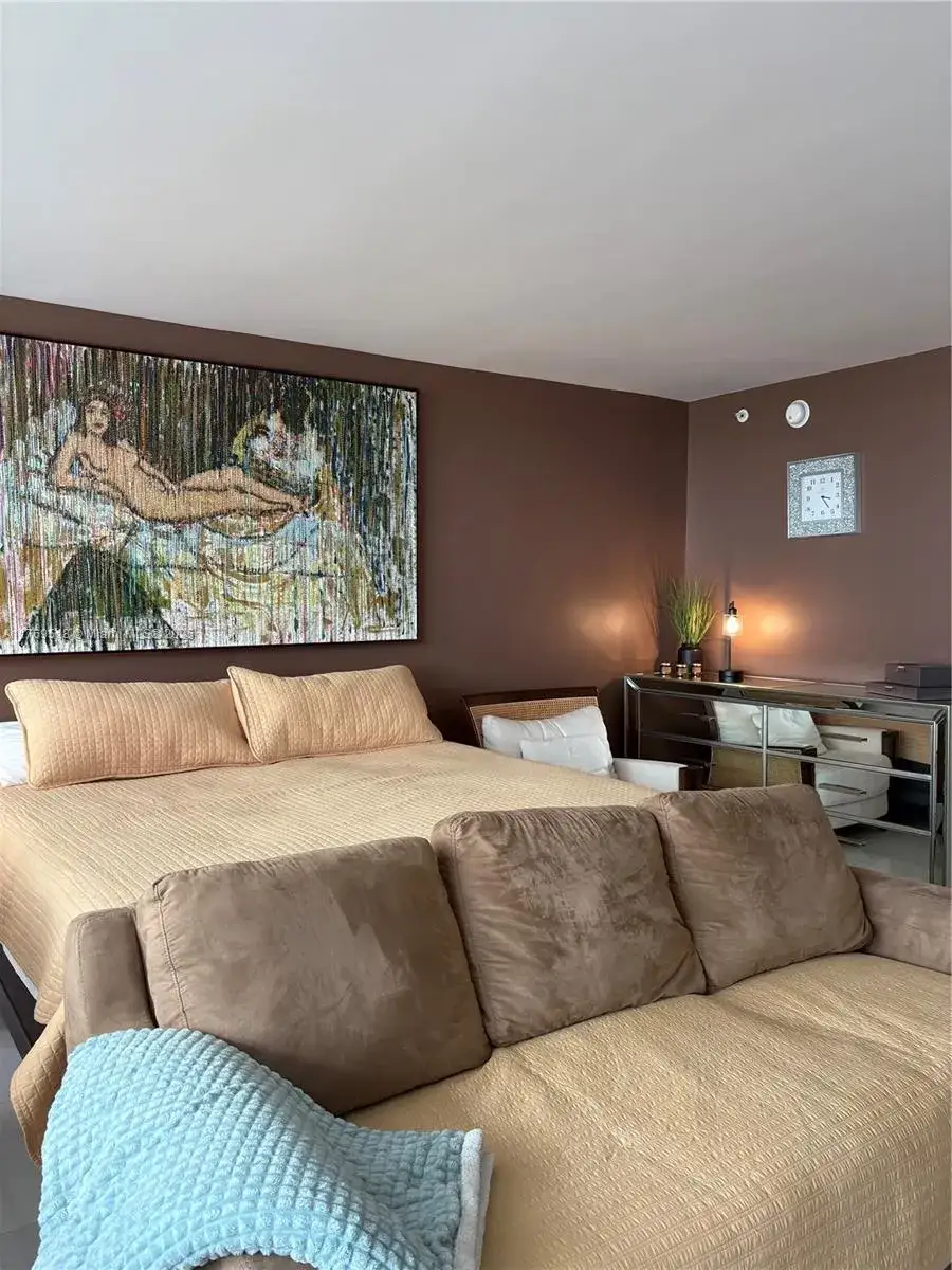 1 bedroom 1 bath Residential Lease for rent at 100 LINCOLN RD # 1128, Miami Beach FL 33139
