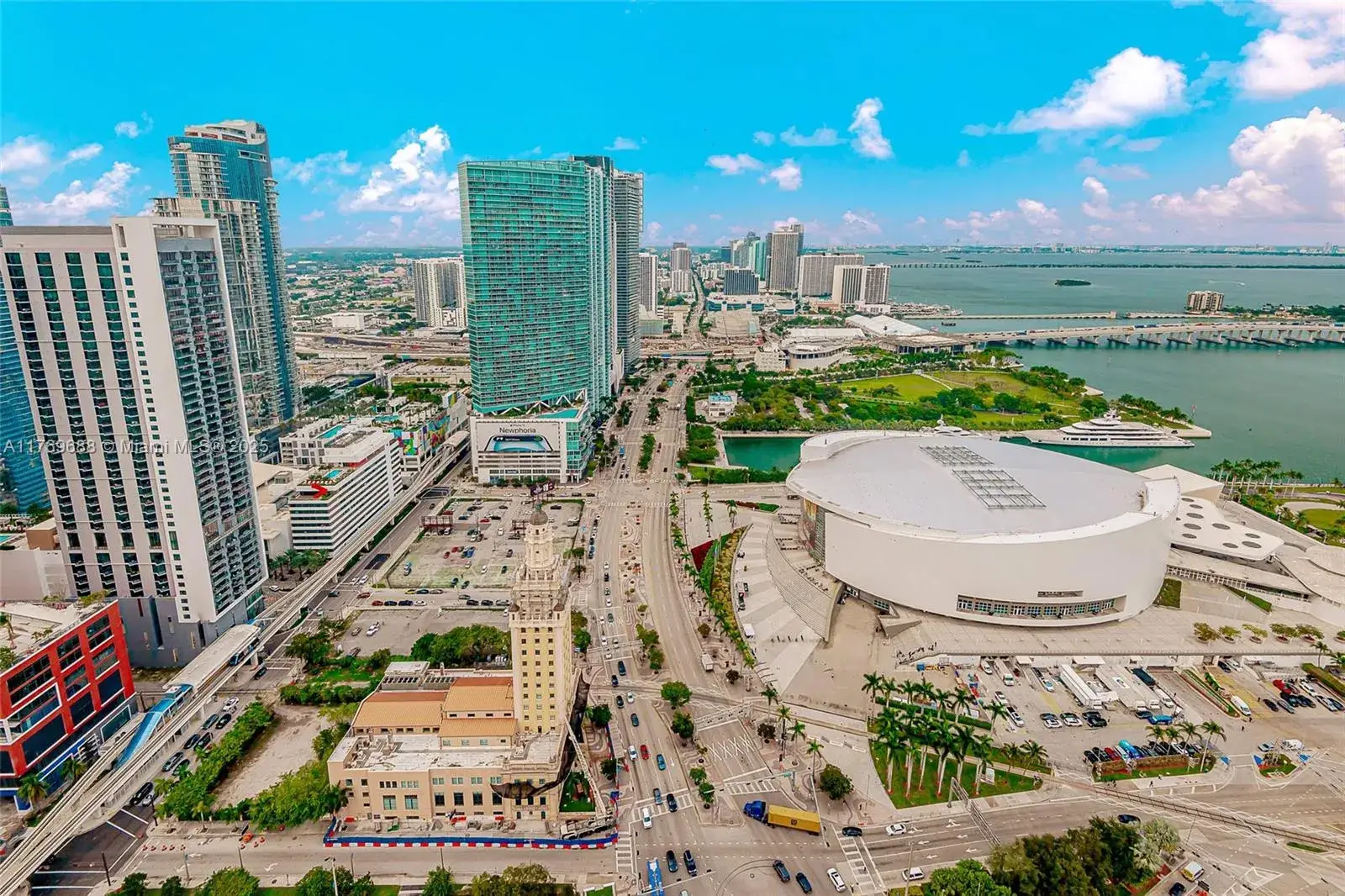 1 bedroom 1 bath Residential Lease for rent at 398 NE 5th St # 4008, Miami FL 33132