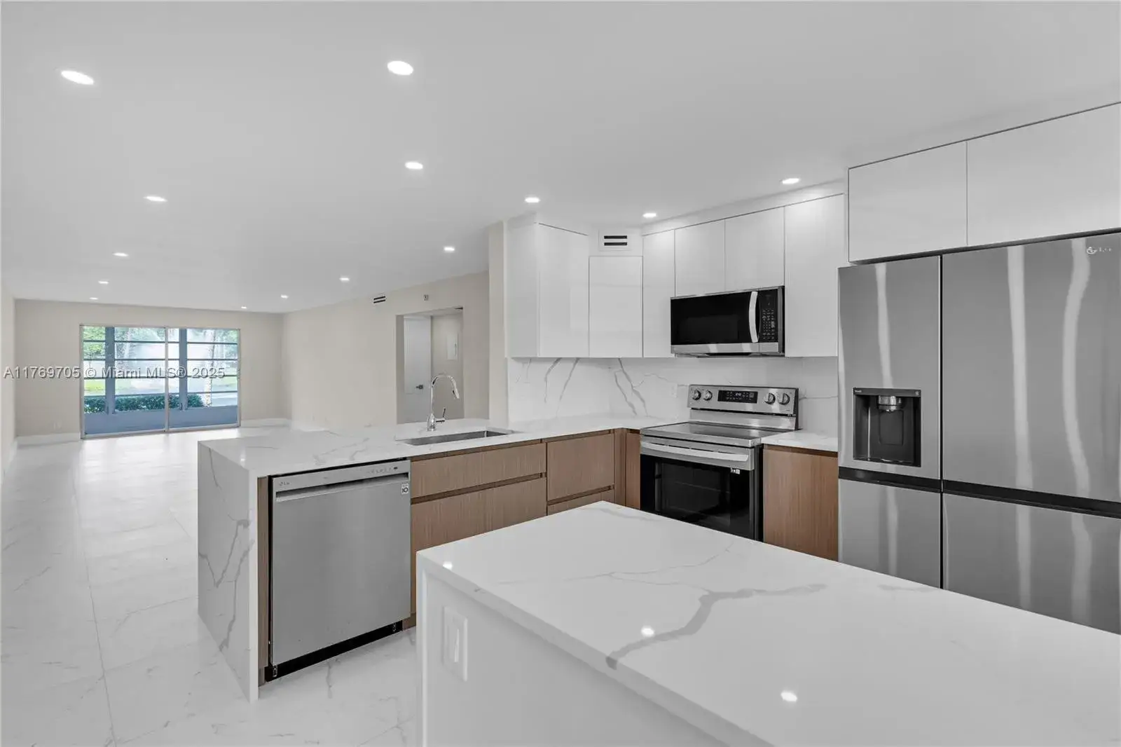 2 bedroom 2 bath Residential for sale at 2501 Antigua Ter # F1, Coconut Creek FL 33066