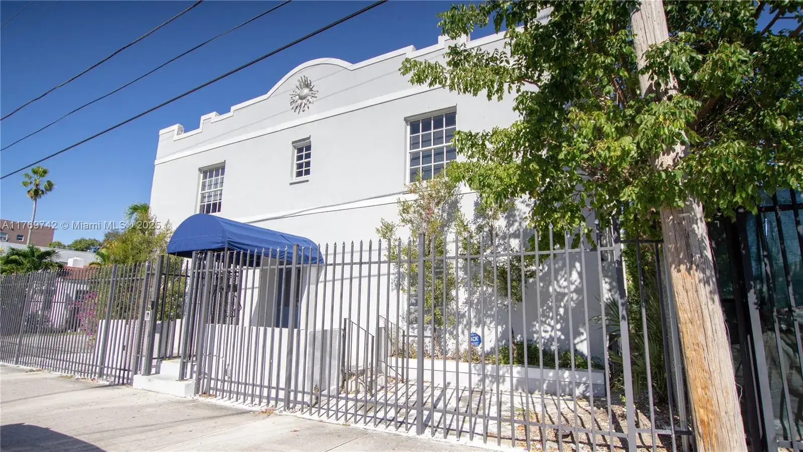 2 bedroom 1 bath Residential for sale at 577 NE 62 STREET # 2, Miami FL 33138
