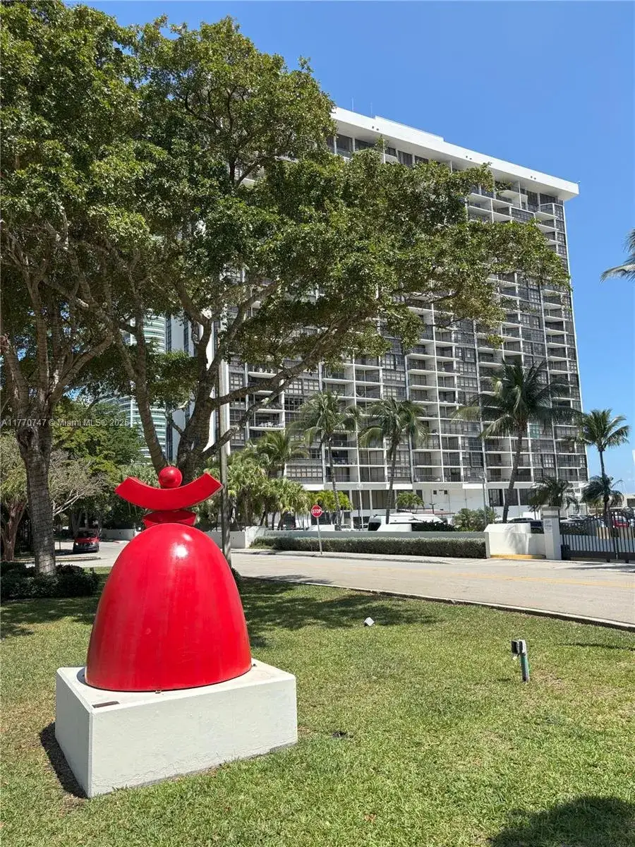 1 bedroom 1 bath Residential for sale at 1901 Brickell Ave # B2310, Miami FL 33129