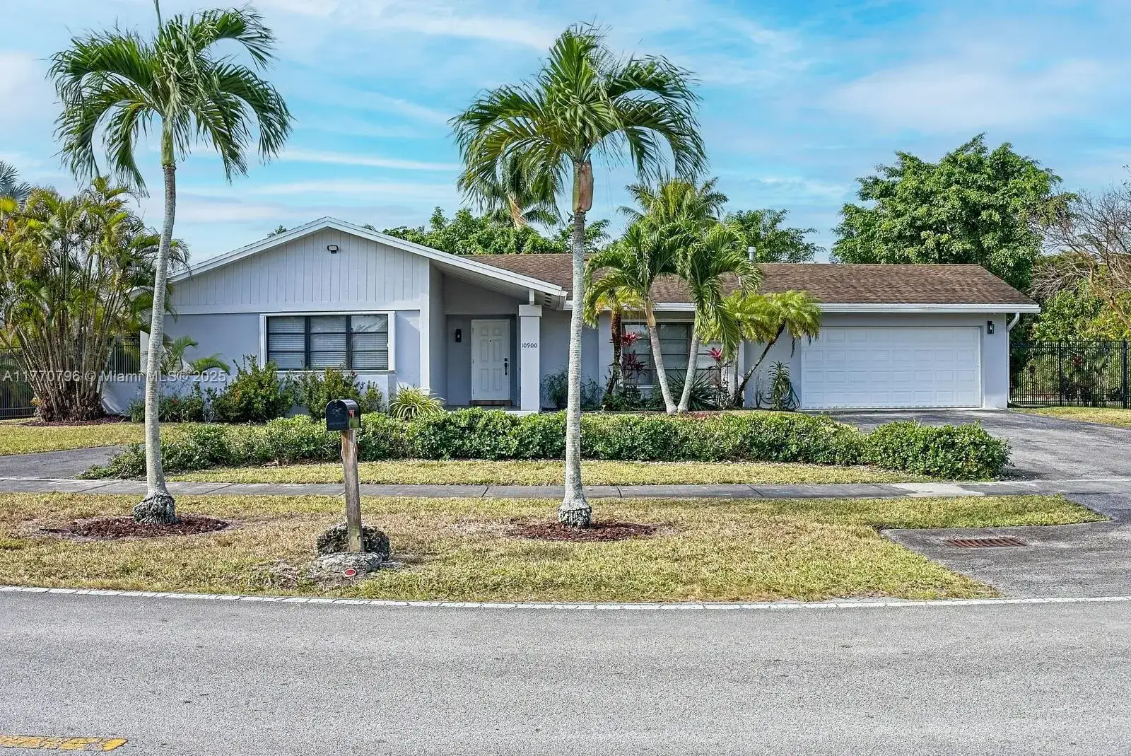 3 bedroom 2 bath Residential for sale at 10900 SW 124th Rd, Miami FL 33176