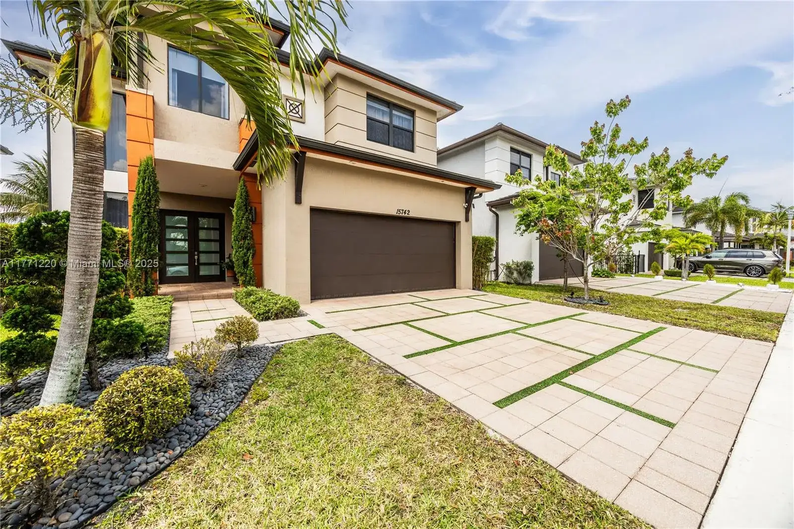 4 bedroom 3 bath Residential for sale at 15742 NW 88th Ave, Miami Lakes FL 33018