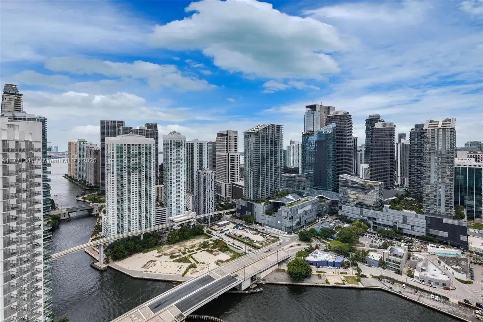 2 bedroom 2 bath Residential for sale at 90 SW 3rd St # 4103, Miami FL 33130