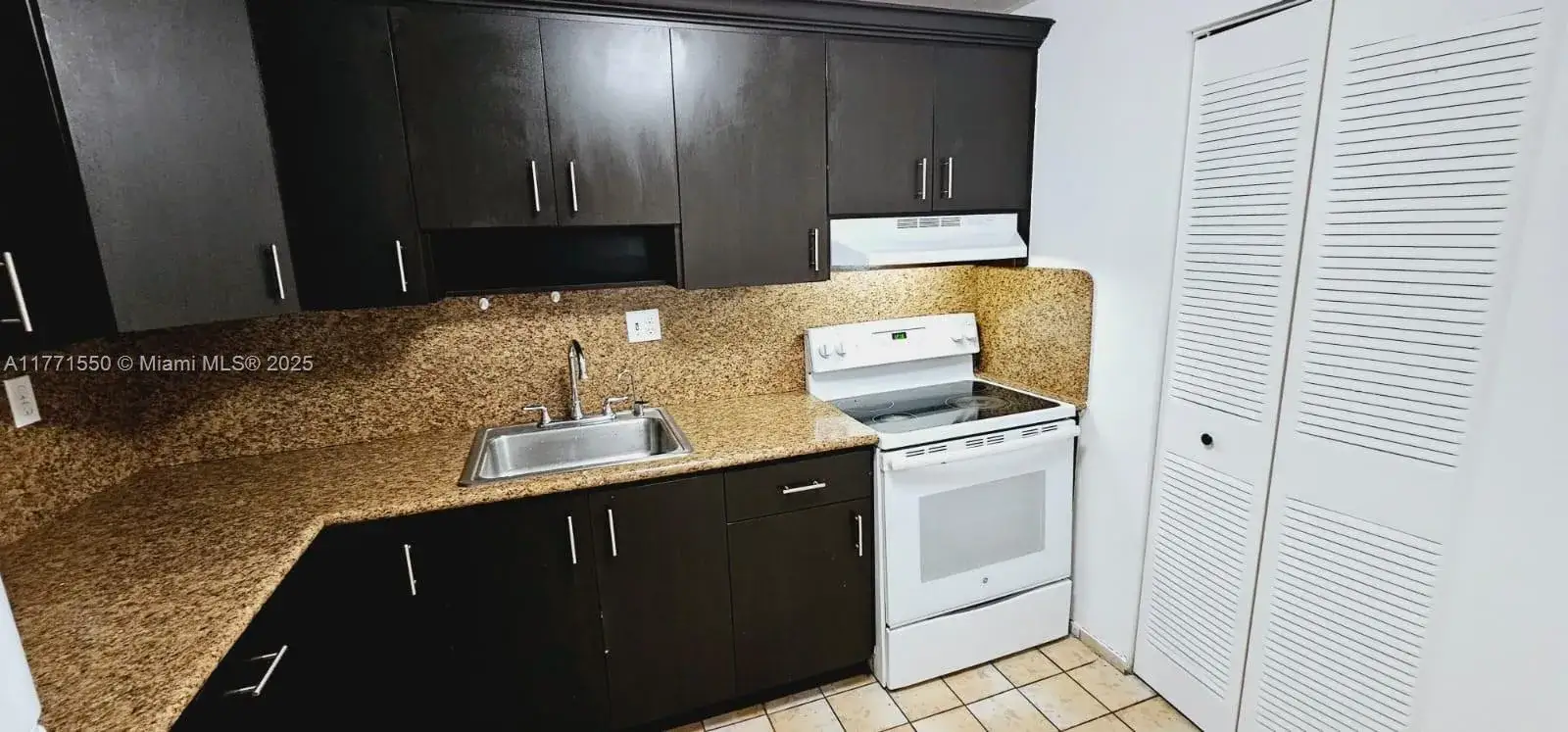 2 bedroom 2 bath Residential for sale at 7960 N Colony Cir N # 309, Tamarac FL 33321