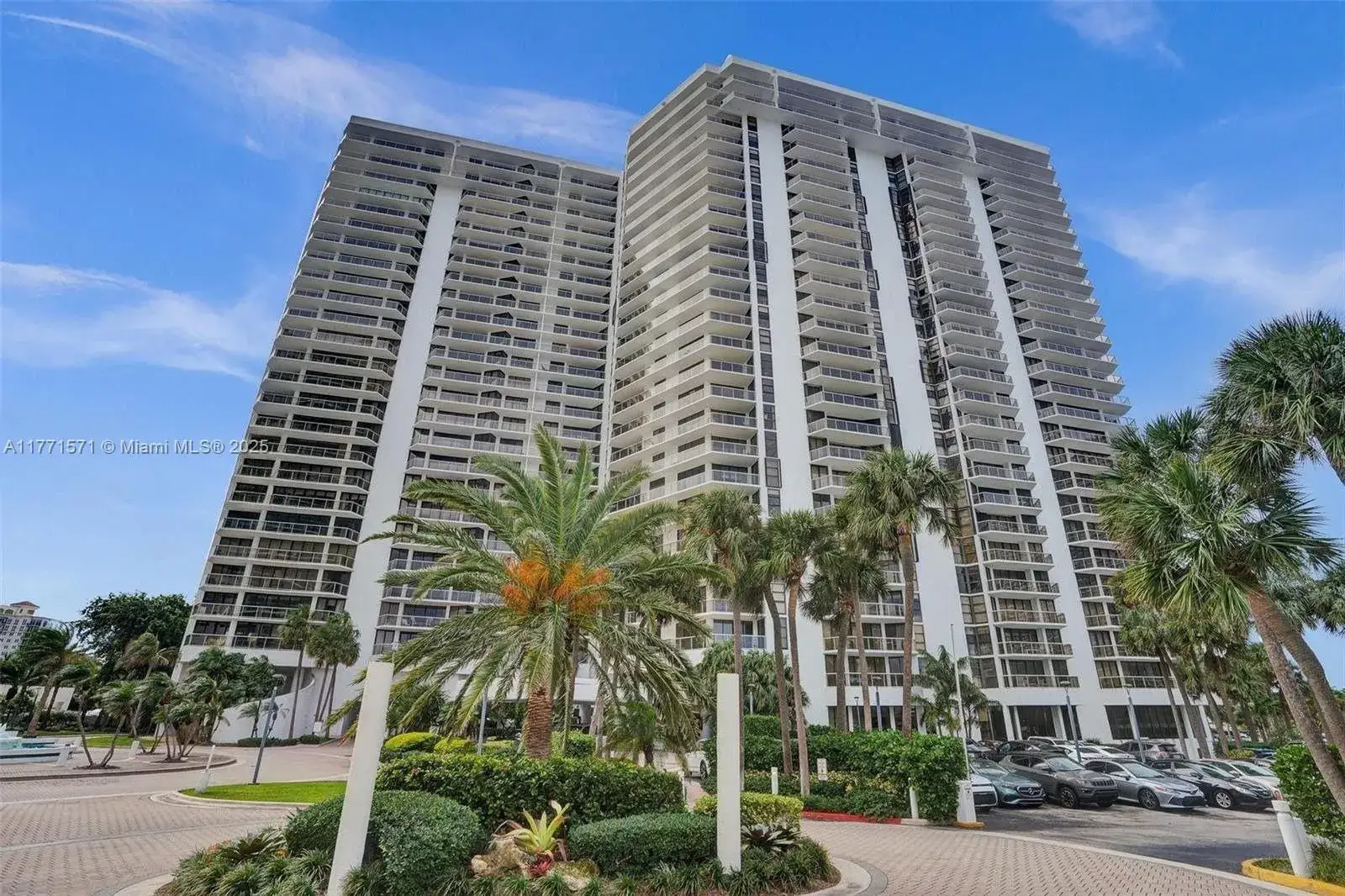 2 bedroom 2 bath Residential for sale at 20281 E Country Club Dr # 809, Aventura FL 33180