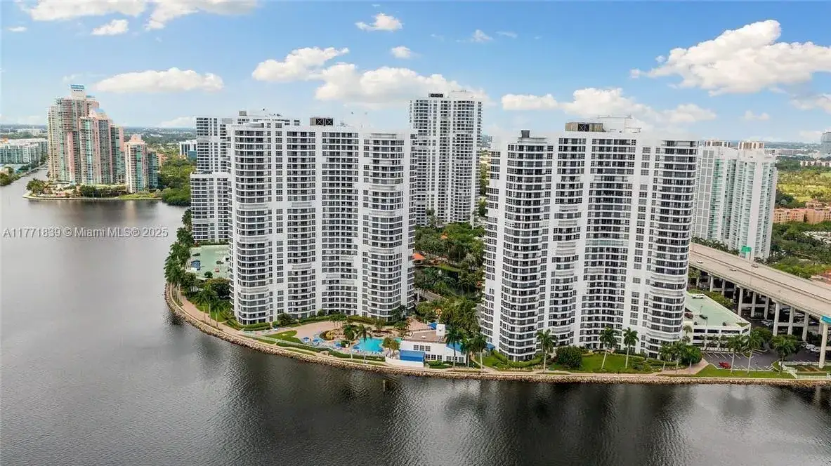 2 bedroom 2 bath Residential for sale at 3600 Mystic Pointe Dr # 1210, Aventura FL 33180