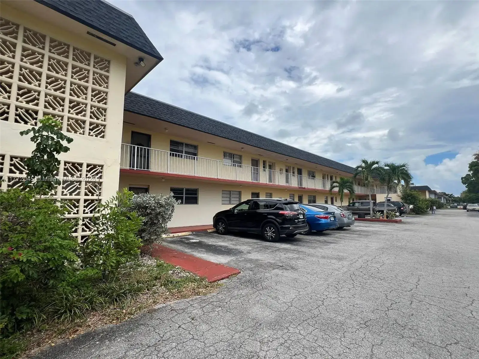 2 bedroom 2 bath Residential Lease for rent at 19305 NE 2nd Ave # 2302, Miami FL 33179