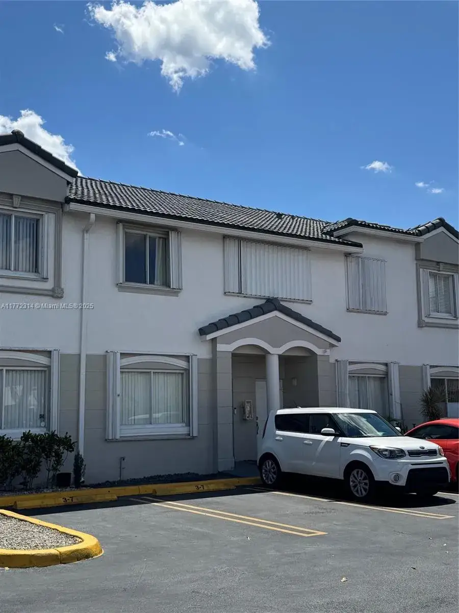 3 bedroom 2 bath Residential for sale at 130 SW 109th Ave # 7, Sweetwater FL 33174