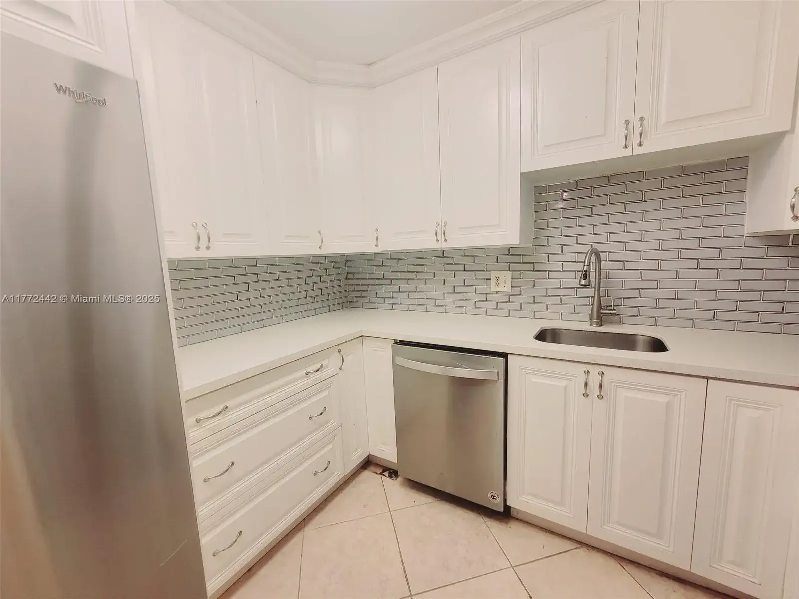 2 bedroom 2 bath Residential for sale at 4174 Inverrary Dr # 713, Lauderhill FL 33319