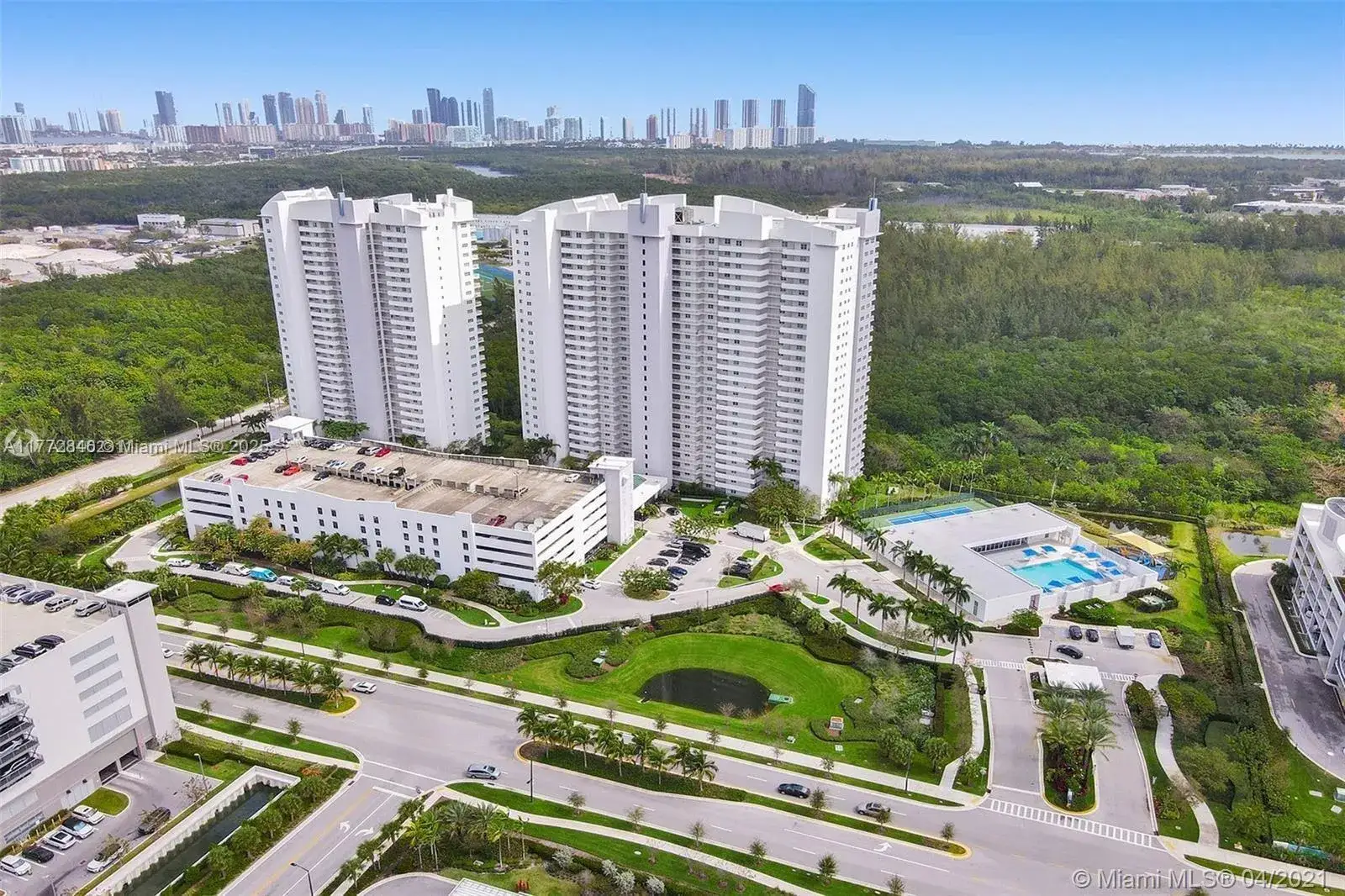 2 bedroom 2 bath Residential for sale at 14951 Royal Oaks Ln # 1604, North Miami FL 33181
