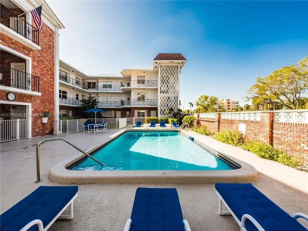 2 bedroom 2 bath Residential for sale at 2340 NE 9th St # 210, Fort Lauderdale FL 33304