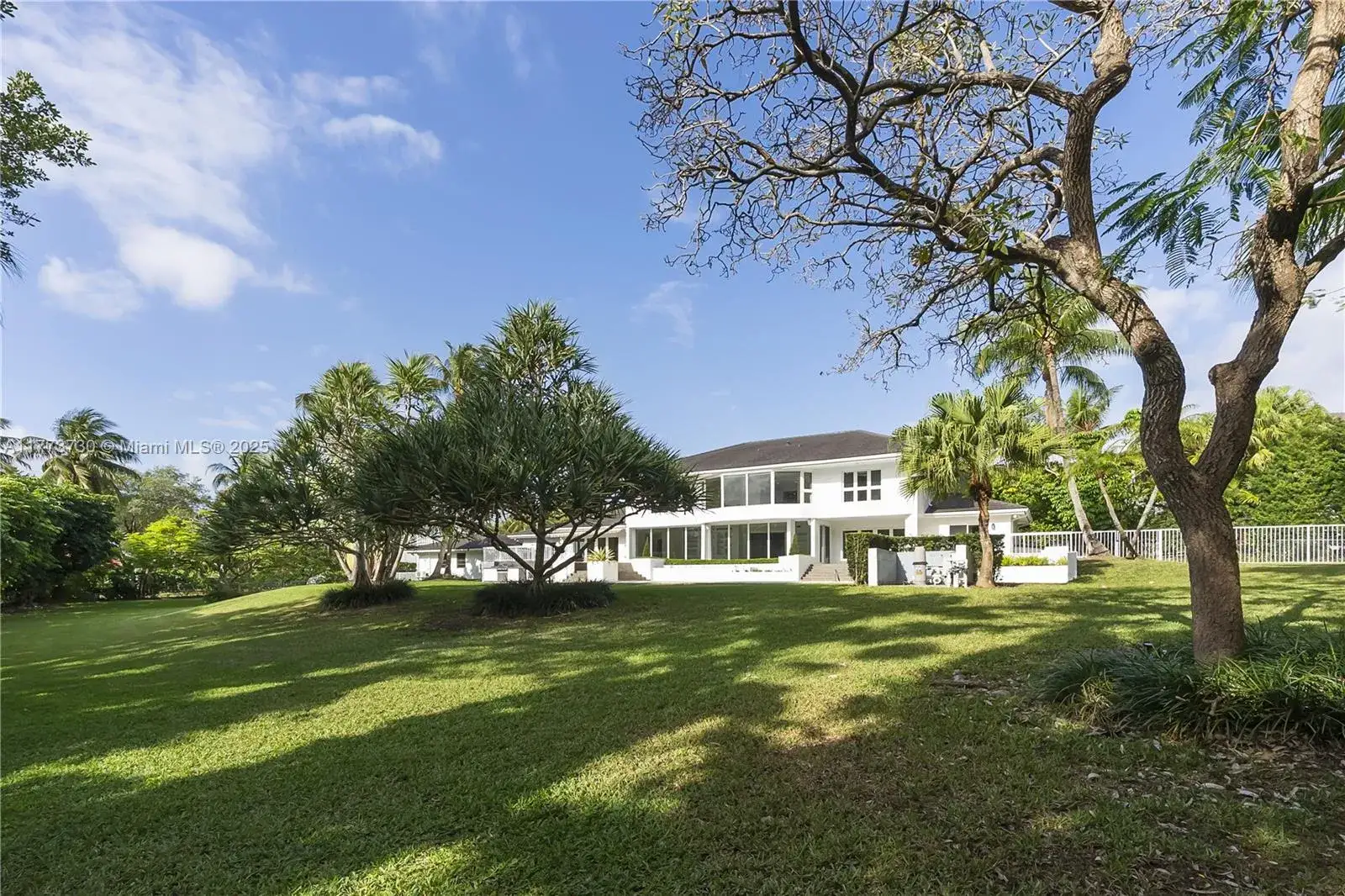 7 bedroom 6 bath Residential for sale at 413 Santurce Ave, Coral Gables FL 33143