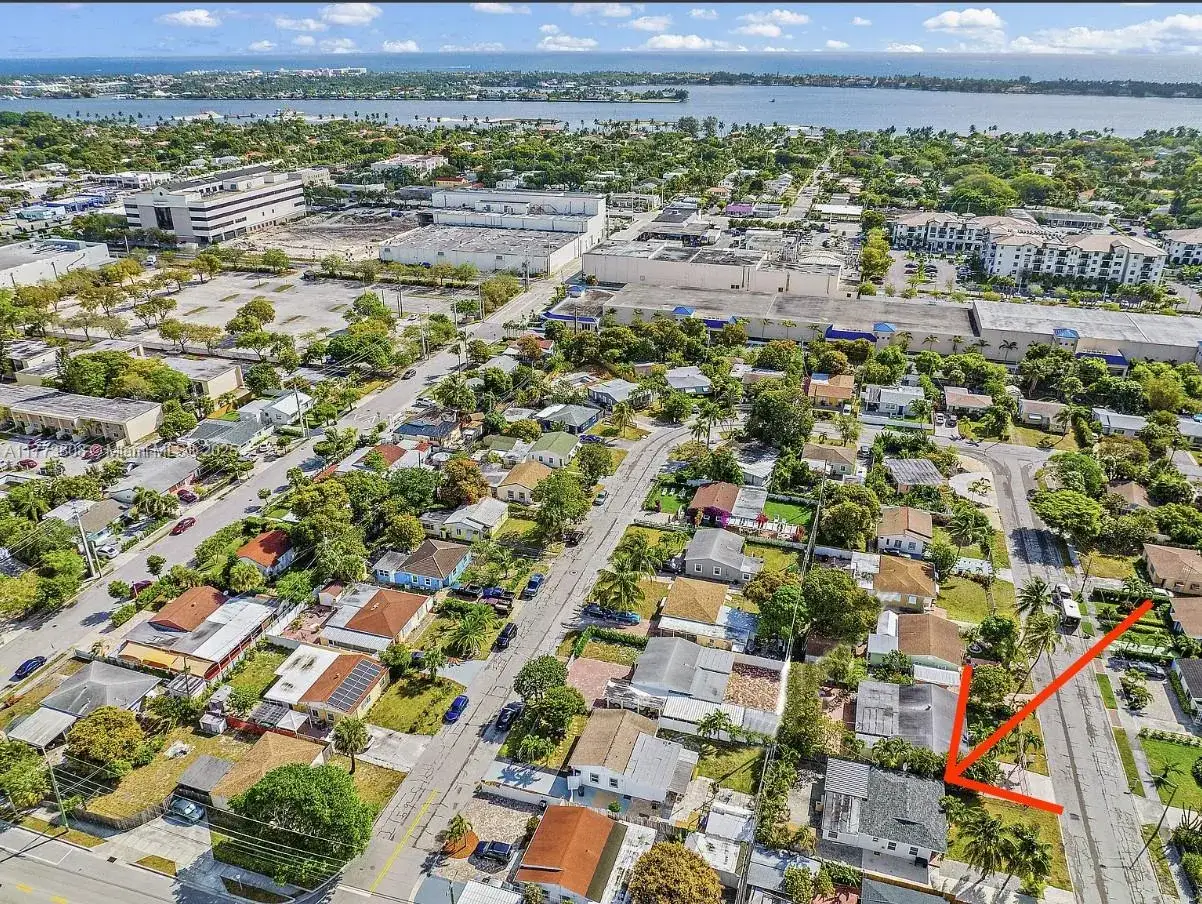3 bedroom 2 bath Residential for sale at 621 Hudson Rd, West Palm Beach FL 33405