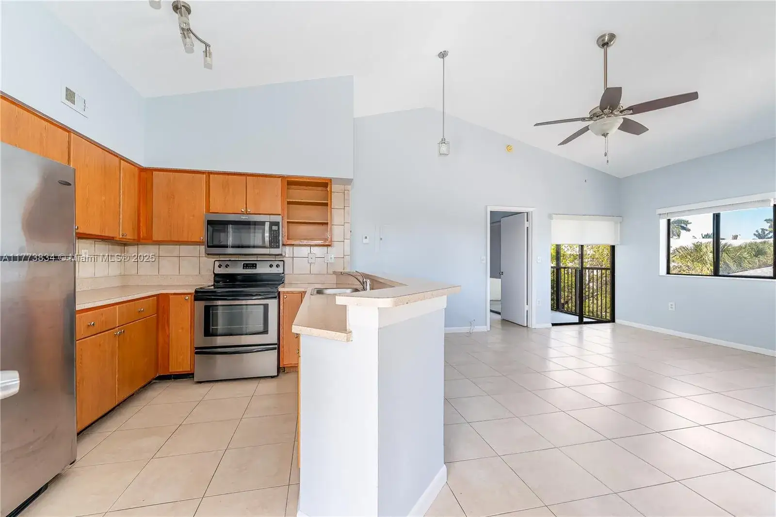2 bedroom 2 bath Residential for sale at 2445 SW 18th Ter # 706, Fort Lauderdale FL 33315