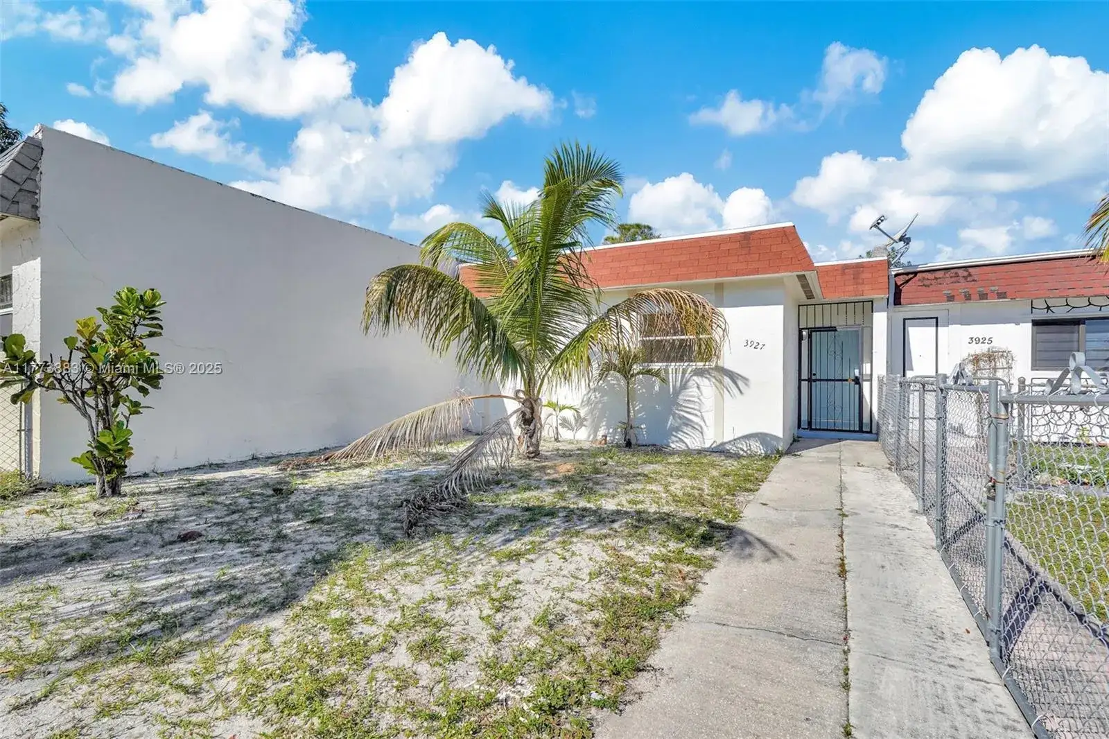 3 bedroom 1 bath Residential for sale at 3927 NW 207th St Rd, Miami Gardens FL 33055