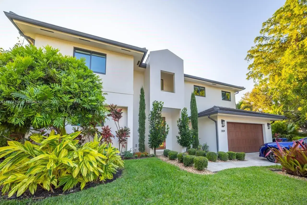 5 bedroom 3 bath Residential Lease for rent at 2809 NE 14th Ave # 2809, Wilton Manors FL 33334