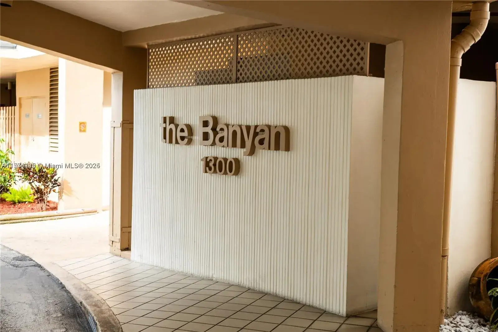 2 bedroom 2 bath Residential for sale at 1300 Saint Charles Pl, Pembroke Pines FL 33026