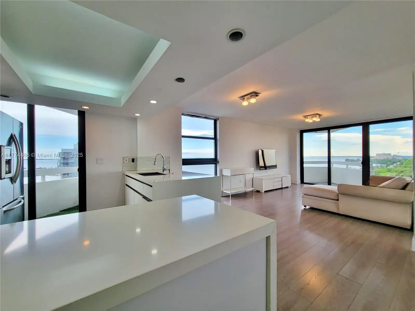 2 bedroom 2 bath Residential for sale at 2501 Brickell Ave # 1207, Miami FL 33129