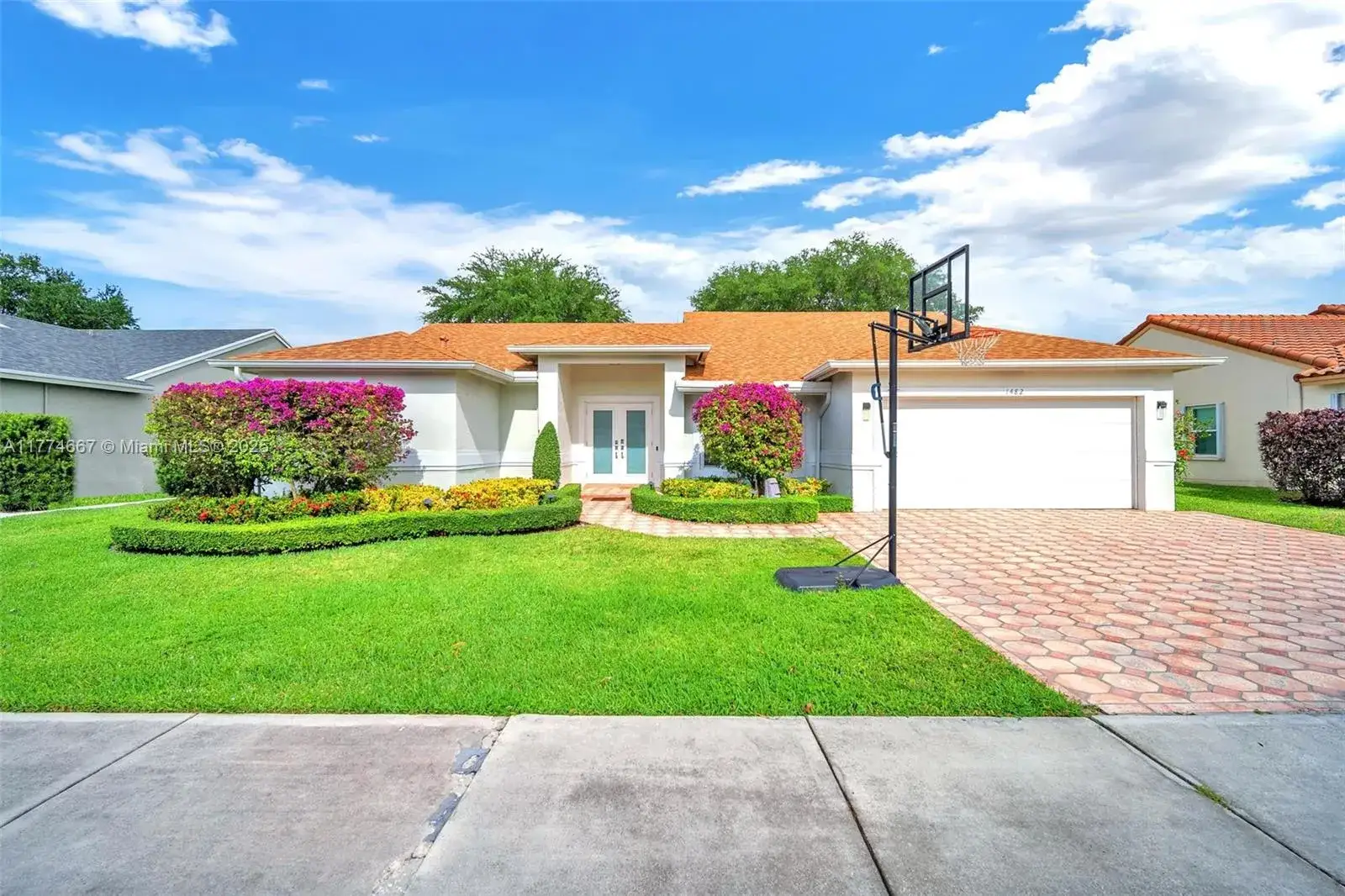 3 bedroom 3 bath Residential for sale at 1482 SW 97th Ln, Davie FL 33324