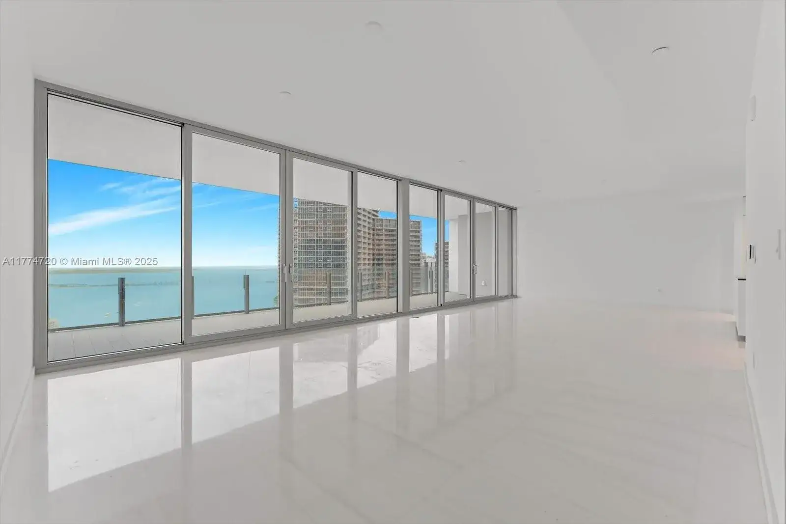 3 bedroom 3 bath Residential for sale at 300 Biscayne Blvd Way # 4302, Miami FL 33131