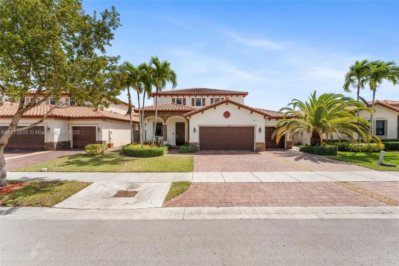 5 bedroom 3 bath Residential for sale at 185 SE 34th Place, Homestead FL 33033