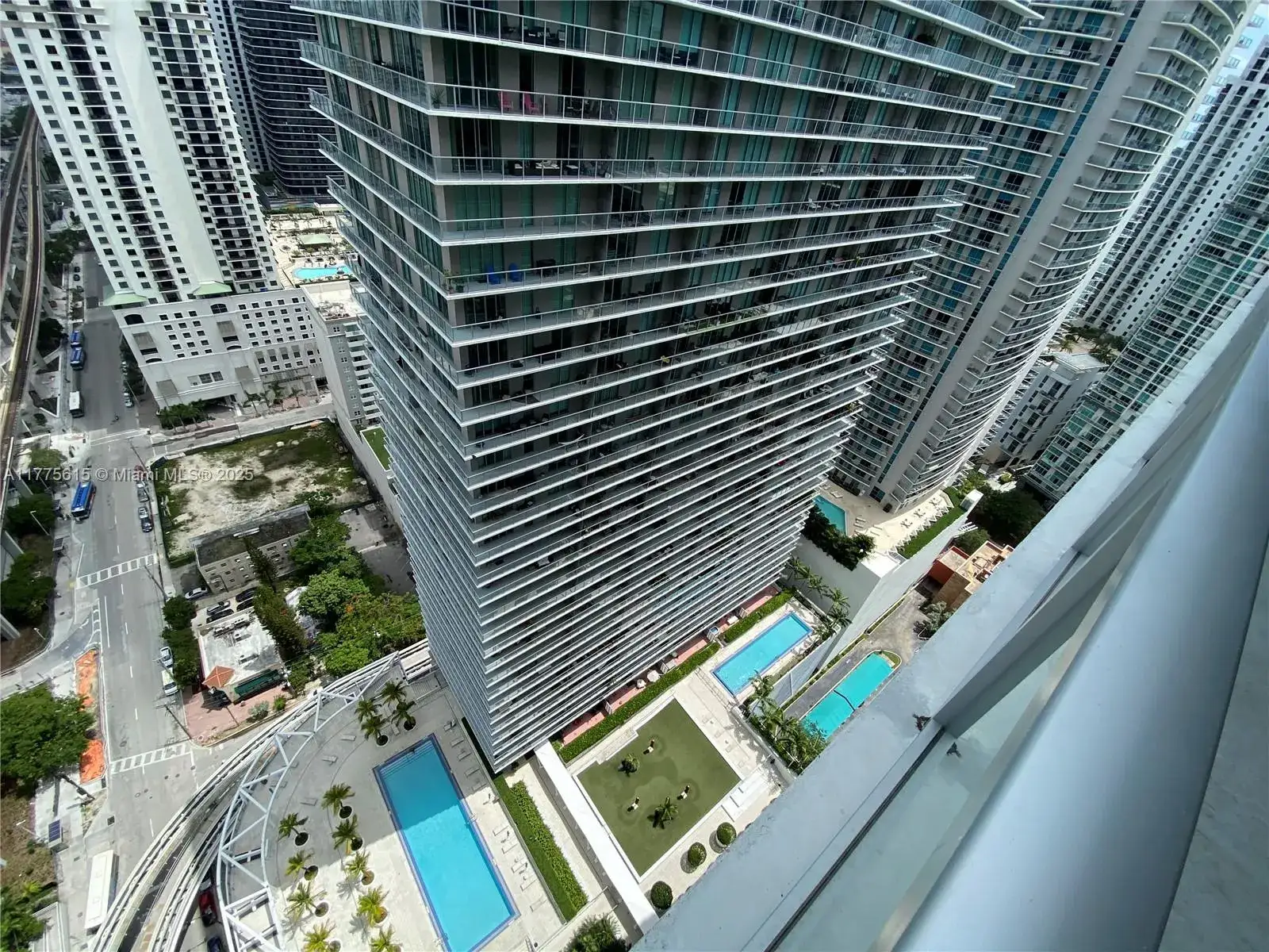 2 bedroom 2 bath Residential for sale at 79 SW 12 ST, Miami FL 33130