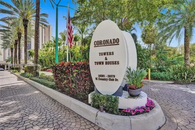 1 bedroom 1 bath Residential for sale at 20335 W Country Club Dr # 905, Aventura FL 33180