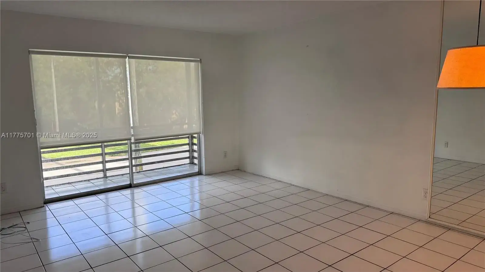 1 bedroom 1 bath Residential Lease for rent at 20201 NE 29th Ct # D214, Aventura FL 33180