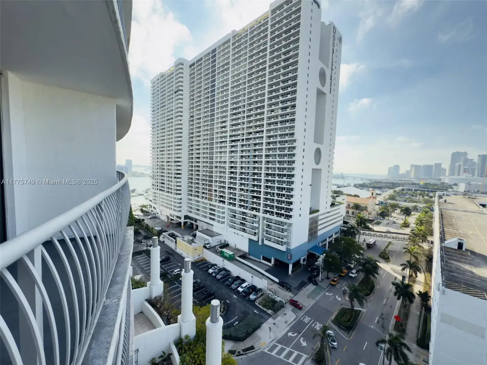 1 bedroom 1 bath Residential for sale at 1750 N Bayshore Dr # 1612, Miami FL 33132