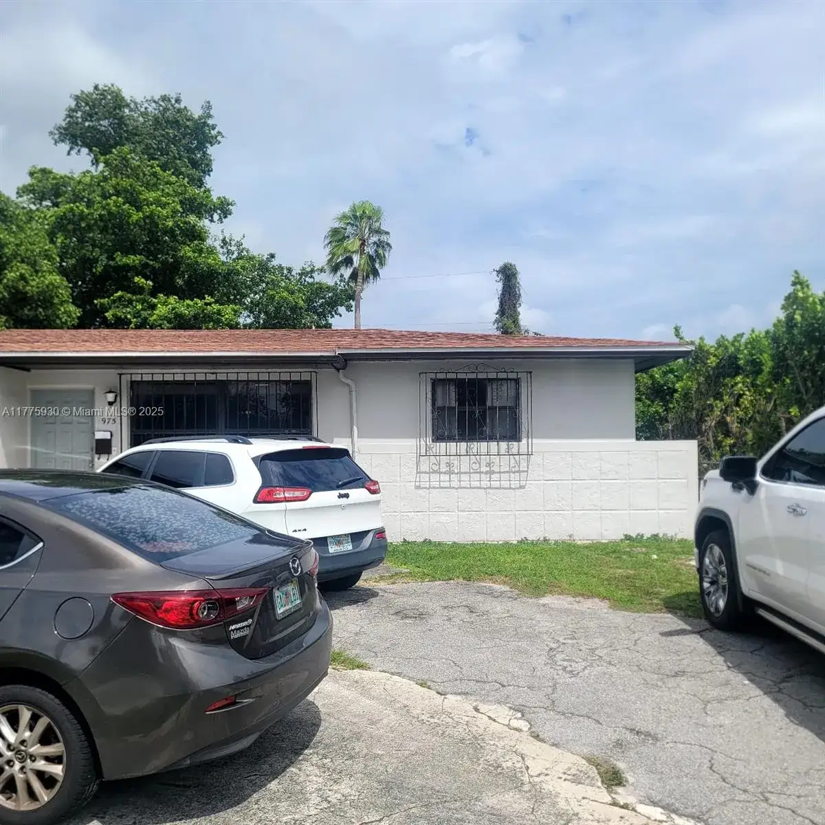 3 bedroom 2 bath Residential for sale at 975 NE 135th St, North Miami FL 33161