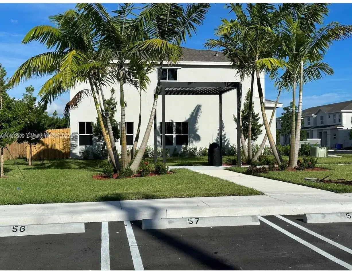 3 bedroom 2 bath Residential for sale at 305 NE 1st Dr # 305, Florida City FL 33034