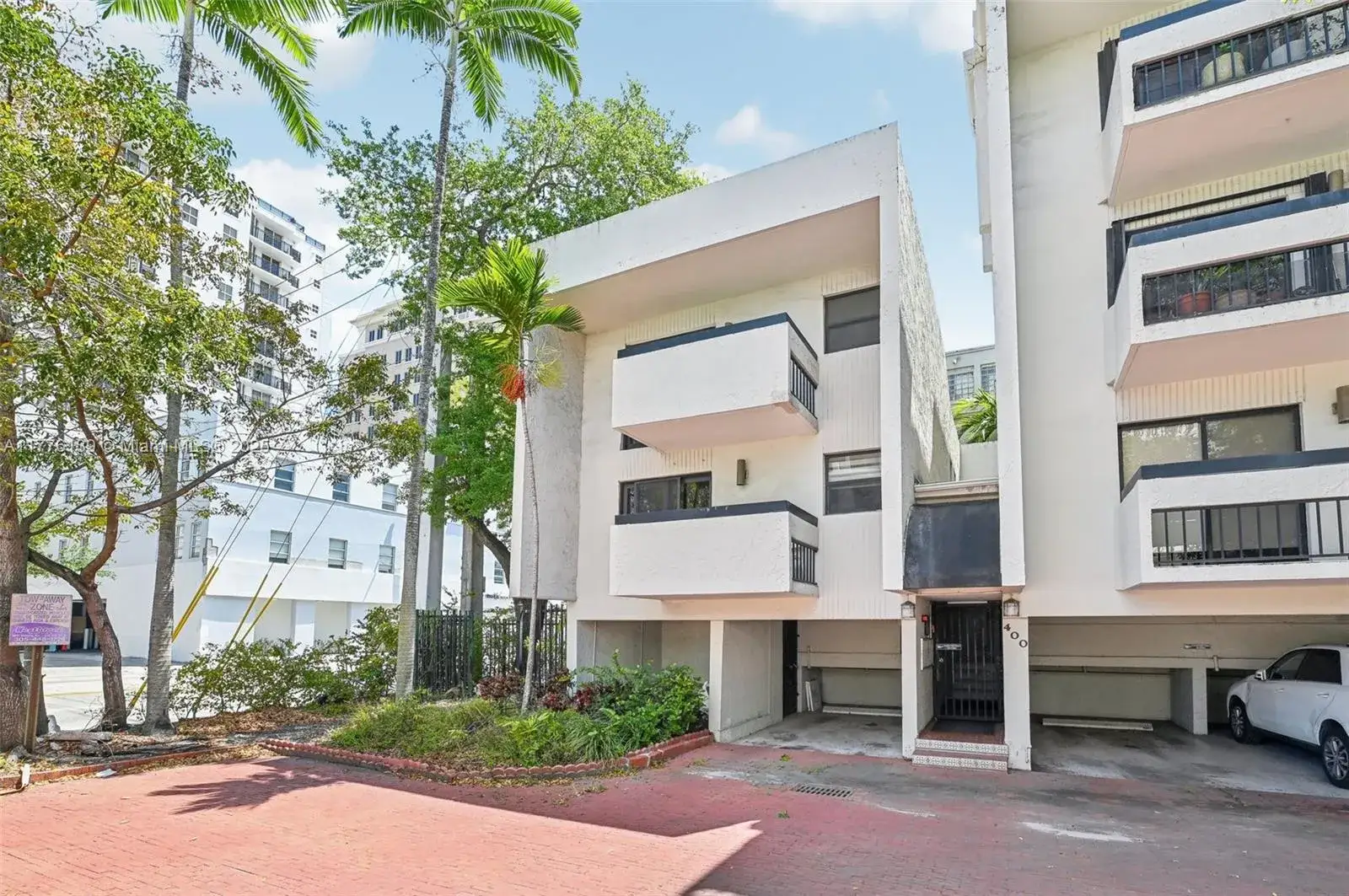 2 bedroom 2 bath Residential Lease for rent at 400 Valencia Ave # 2, Coral Gables FL 33134
