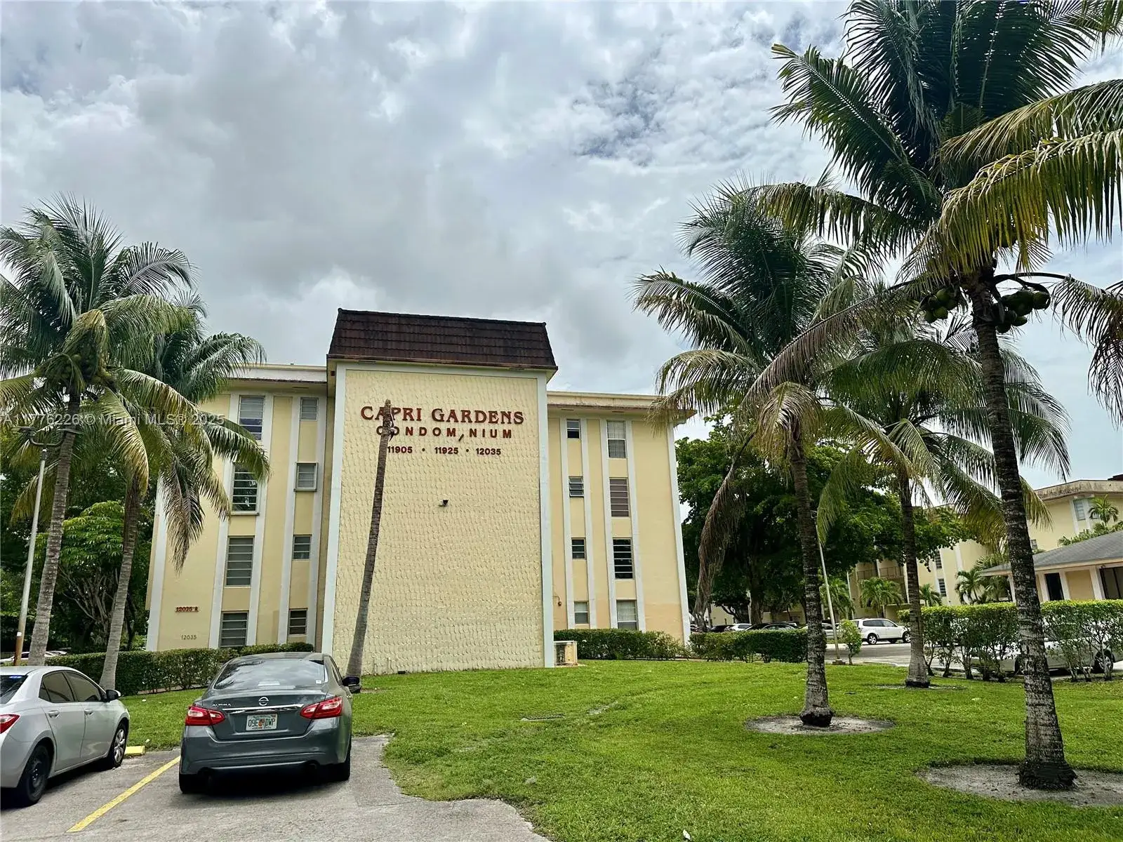 2 bedroom 1 bath Residential for sale at 11925 NE 2nd Ave # B406, North Miami FL 33161