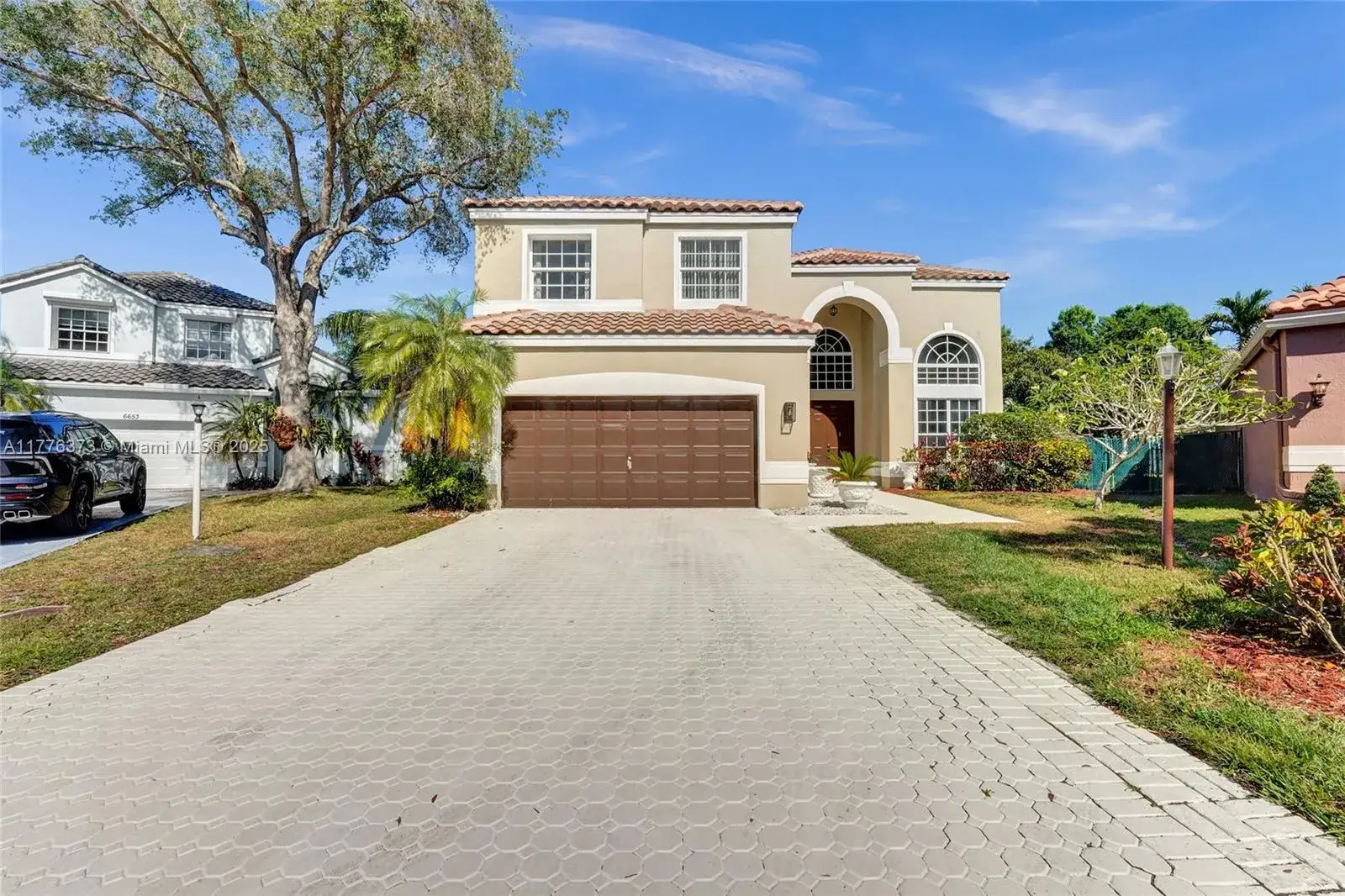 3 bedroom 2 bath Residential for sale at 8064 NW 66th Way, Parkland FL 33067