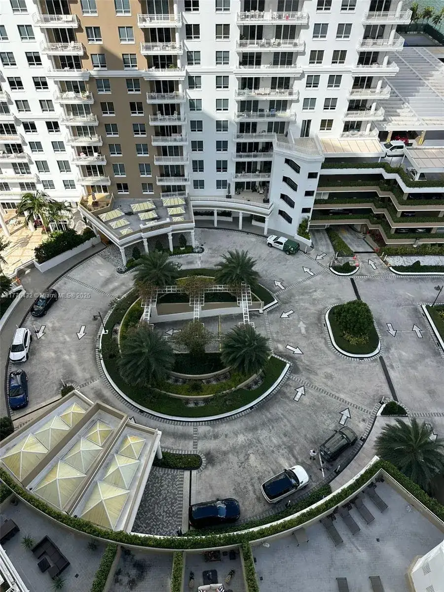 1 bedroom 1 bath Residential for sale at 701 Brickell Key Blvd # 1808, Miami FL 33131