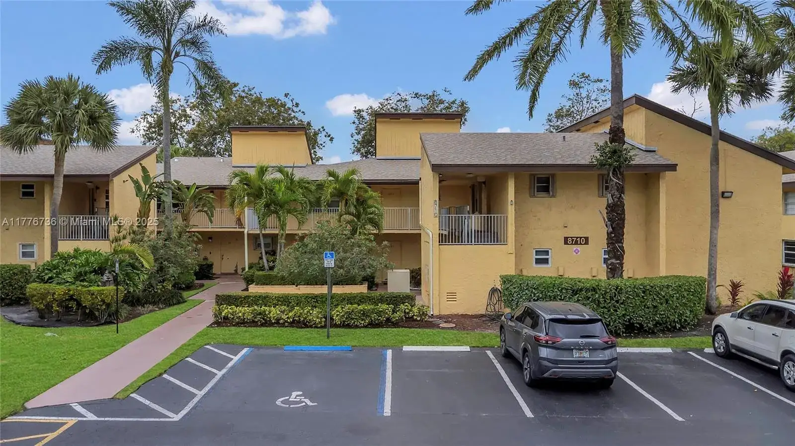 3 bedroom 2 bath Residential for sale at 8710 Azalea Ct # 101, Tamarac FL 33321