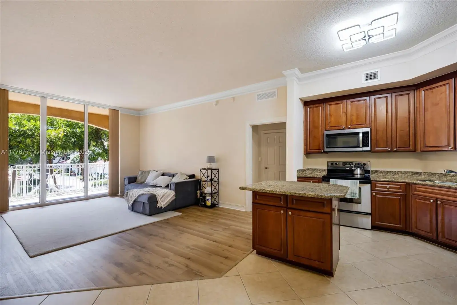 2 bedroom 2 bath Residential for sale at 3001 NE 185th St # 219, Aventura FL 33180