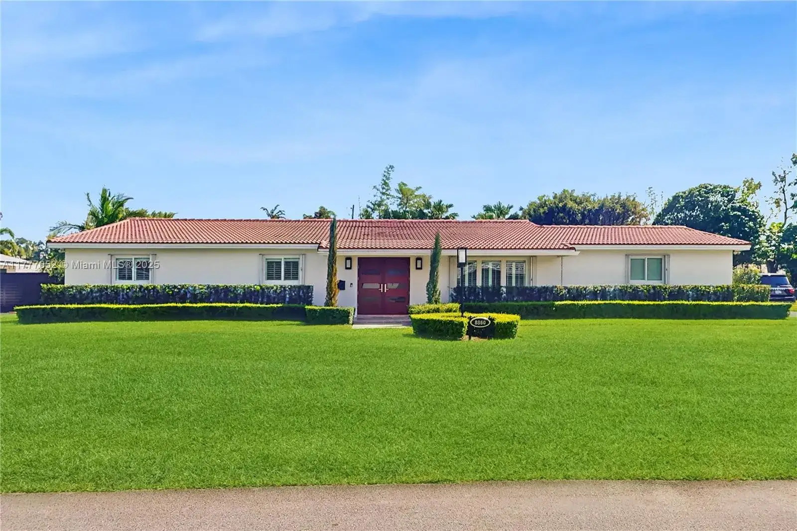 3 bedroom 2 bath Residential for sale at 8860 SW 155th Ter, Palmetto Bay FL 33157