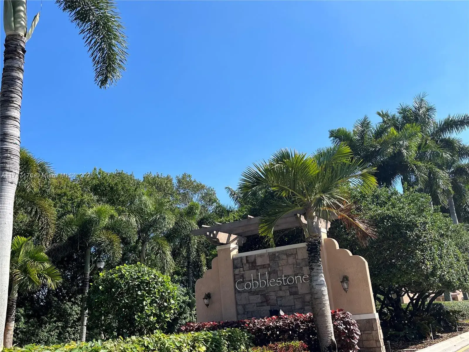 3 bedroom 3 bath Residential for sale at 836 SW 147th Ave, Pembroke Pines FL 33027