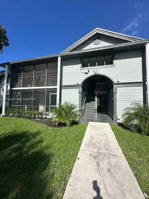 3 bedroom 2 bath Residential for sale at 451 NE 207th Ln # 101, Miami FL 33179