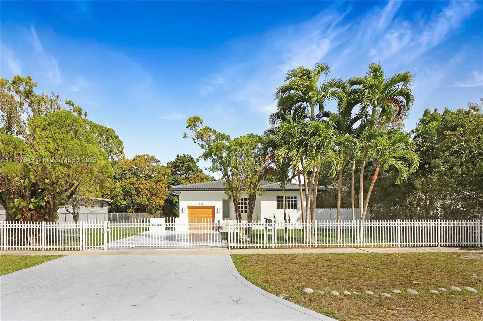 3 bedroom 2 bath Residential for sale at 935 NE 136th St, North Miami FL 33161
