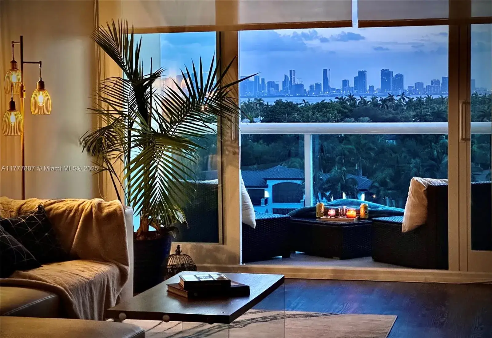 1 bedroom 1 bath Residential for sale at 6770 Indian Creek Dr # 9G, Miami Beach FL 33141