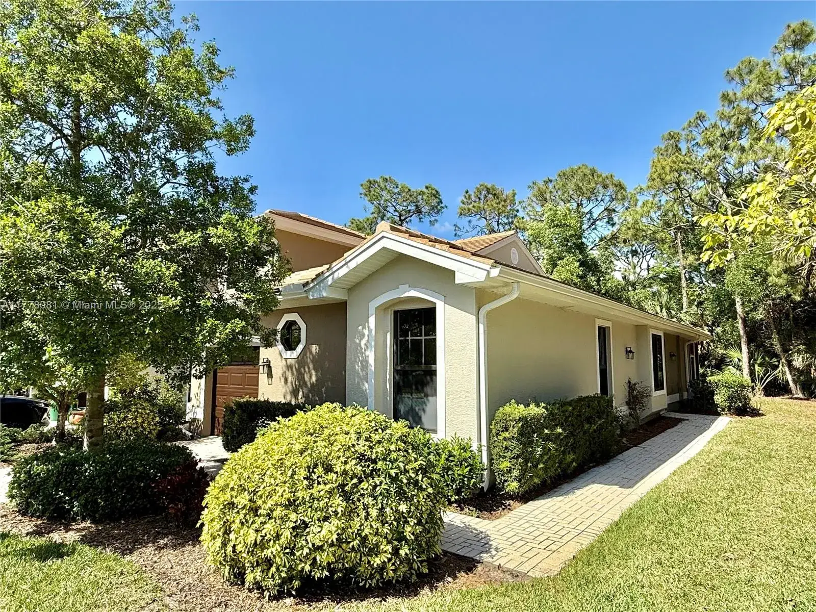 3 bedroom 2 bath Residential Lease for rent at 7550 Meadow Lakes Dr # 4704, Naples FL 34104