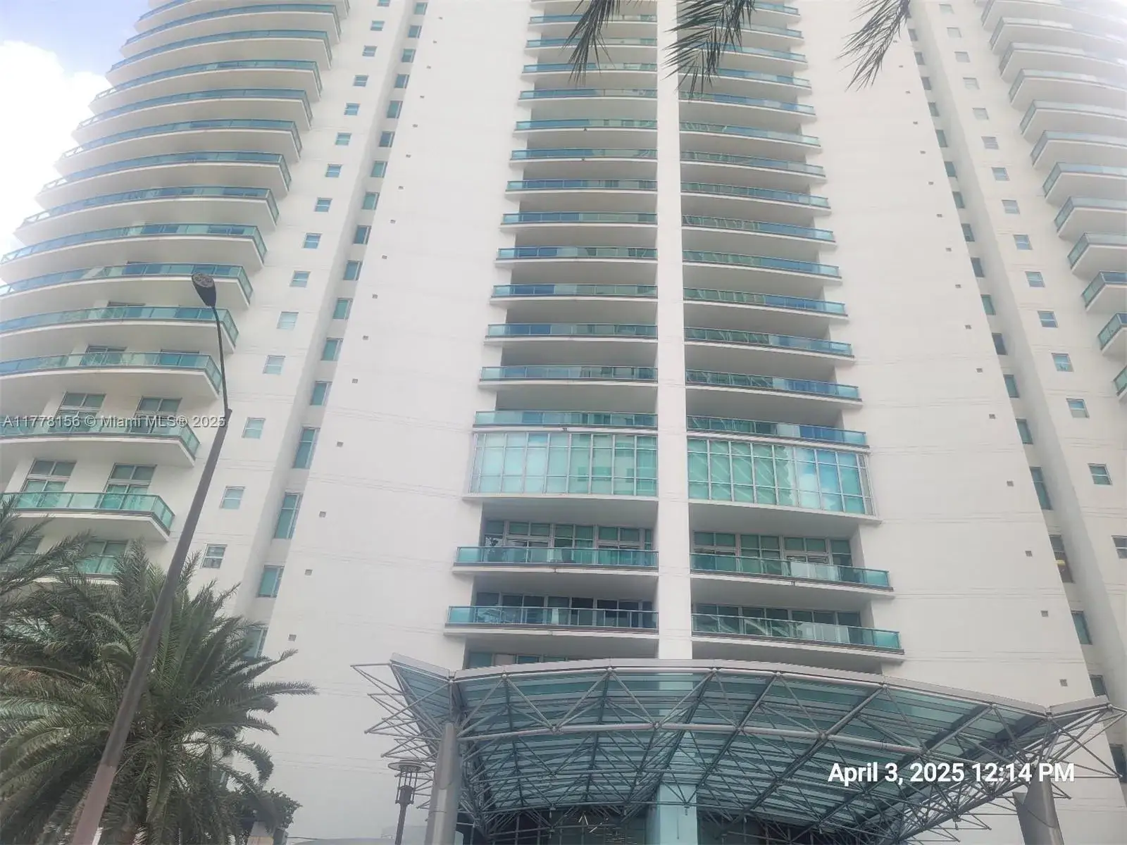 3 bedroom 4 bath Residential for sale at 1331 Brickell Bay Dr, Miami FL 33131
