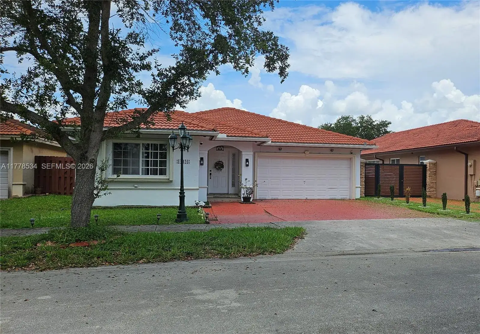 3 bedroom 2 bath Residential for sale at 14426 NW 88th Ave, Miami Lakes FL 33018